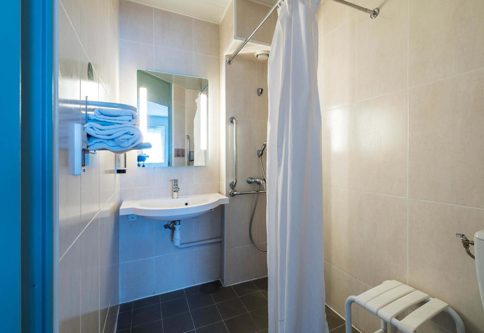 B&B Hotel Angers 2 Universite Beaucouzé Eksteriør billede